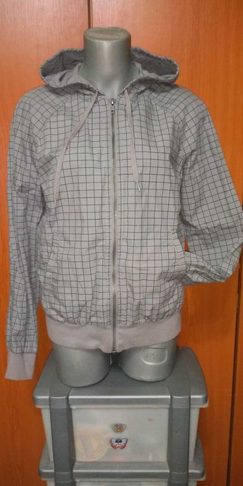 Hanorac/Jacheta/Geaca gri H&M Divided ,subtire cu gluga& buzunare