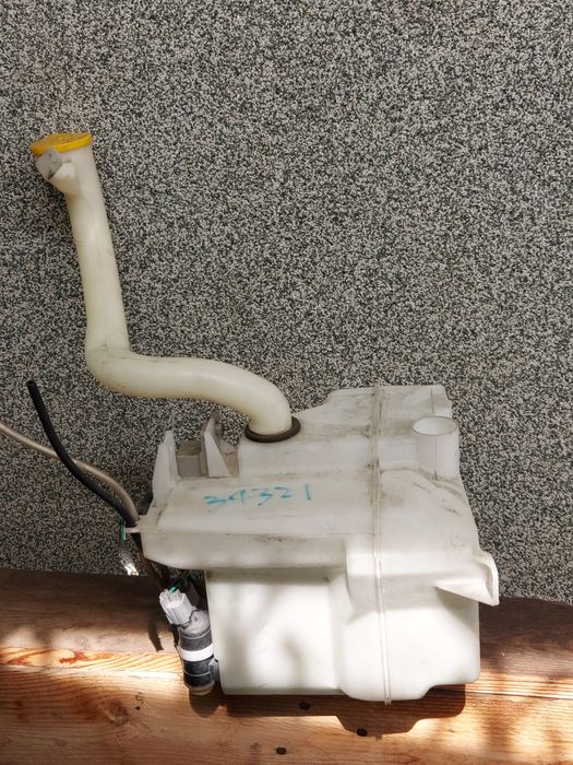 Бачёк омывателя Subaru BR