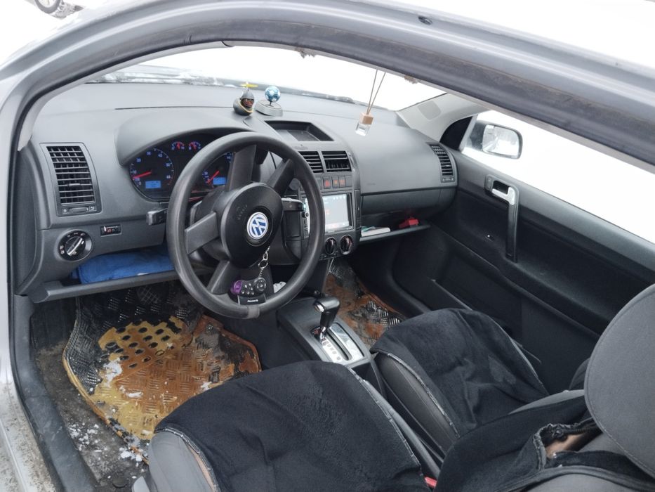 Автомобиль поло 2002 год