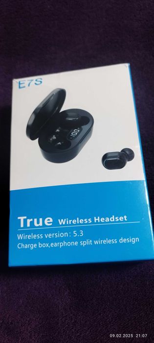 Безжични Вътрешни Слушалки с LED Дисплей