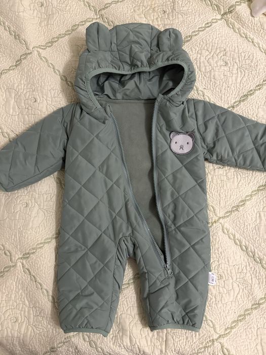 Продам два детских комбинезона.