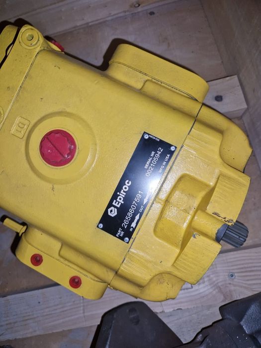 Продажа запчастей на спецтехнику.