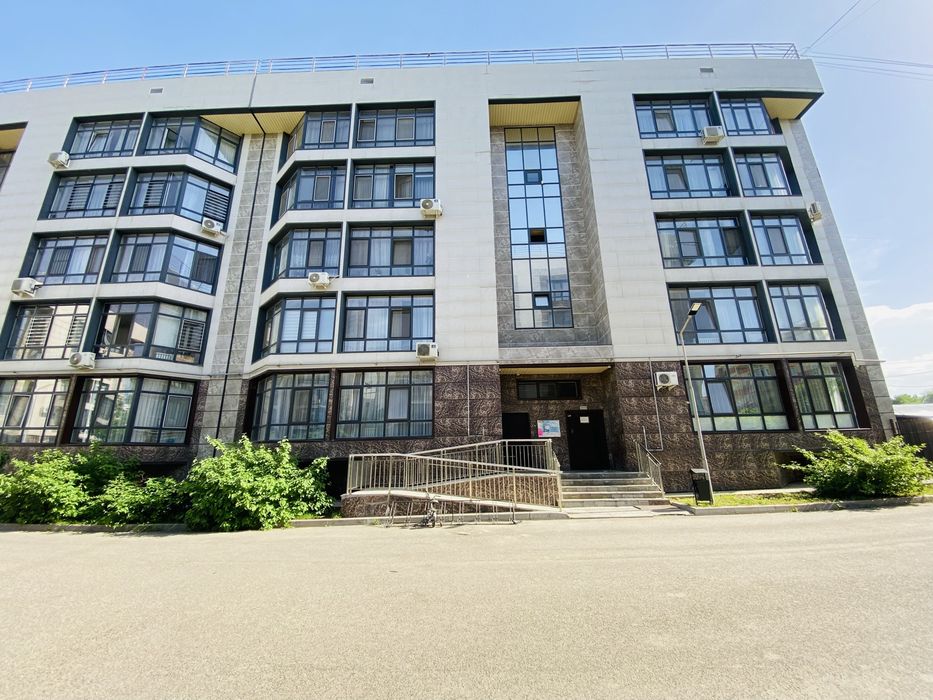 Продам под коммерцию недвижимость