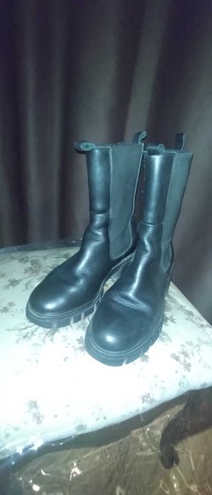 Зимни боти от естествена кожа