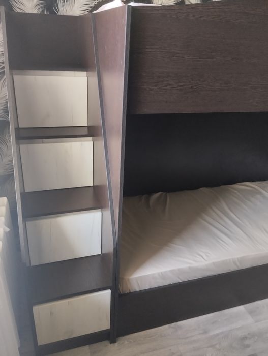 Продам кровать .