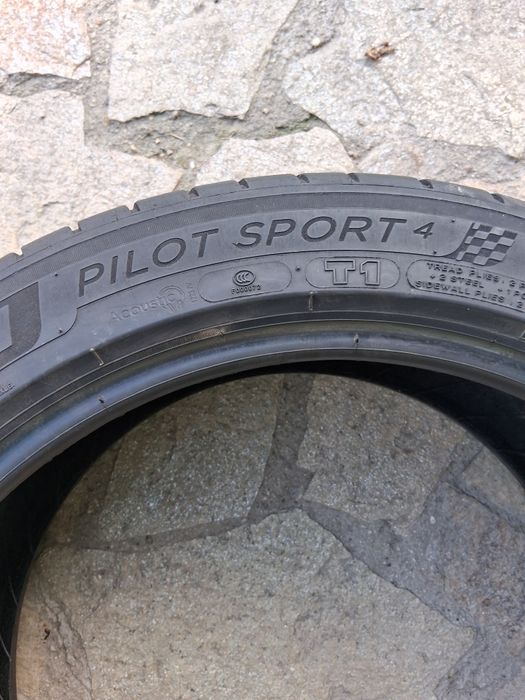235 45 18 Michelin pilot sport 4