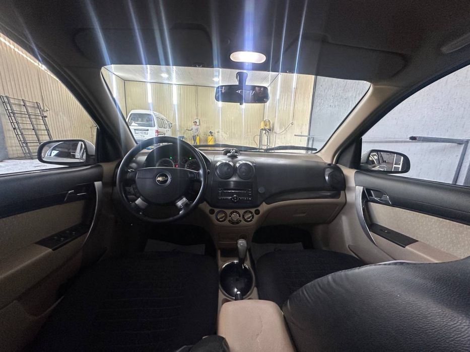 Nexi 3 bejivi salonda