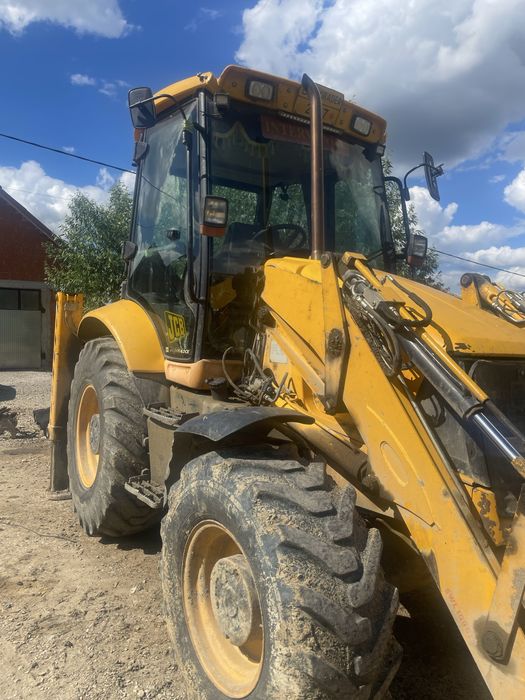 Buldoexcavator de inchiriat