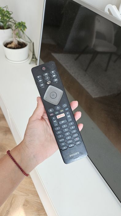 Телевизор Philips Ambilight 4К UHD 43" Android 43PUS6412/12 - дисплей за смяна или за части