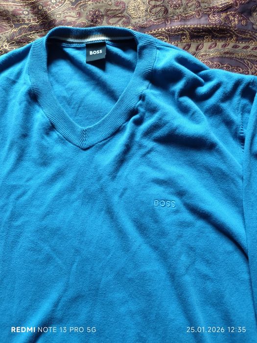 BOSS, Moncler - памучни пуловери