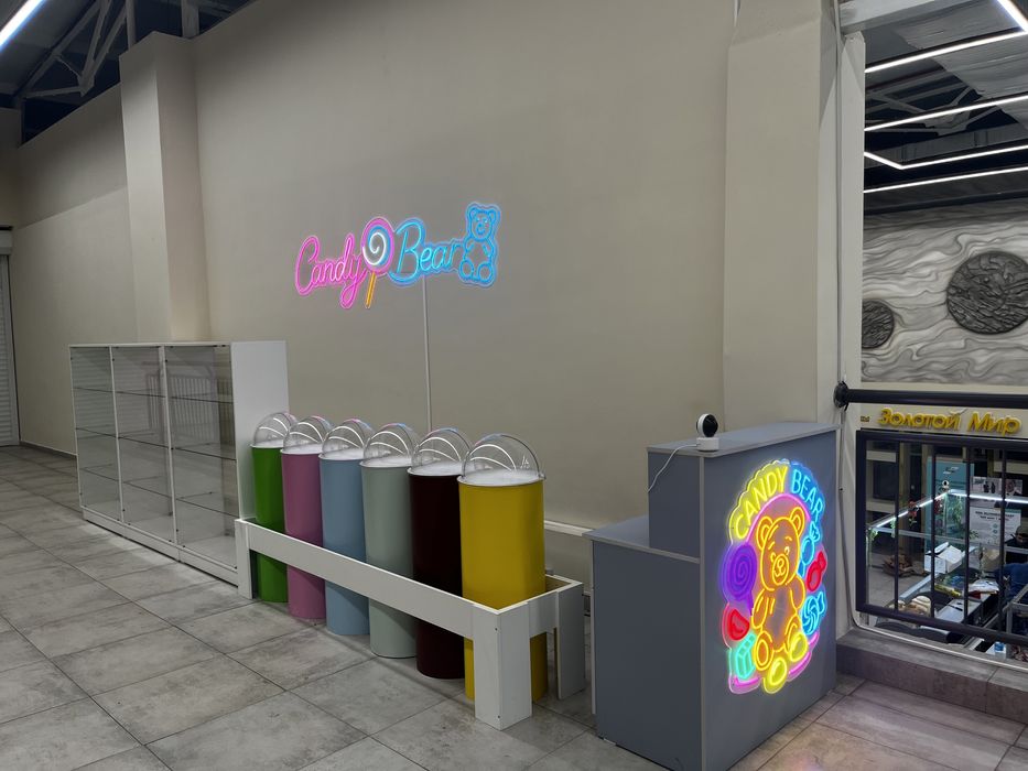 Продам ресепшен, витрины, бочки под мармелад, сладости и др продукты