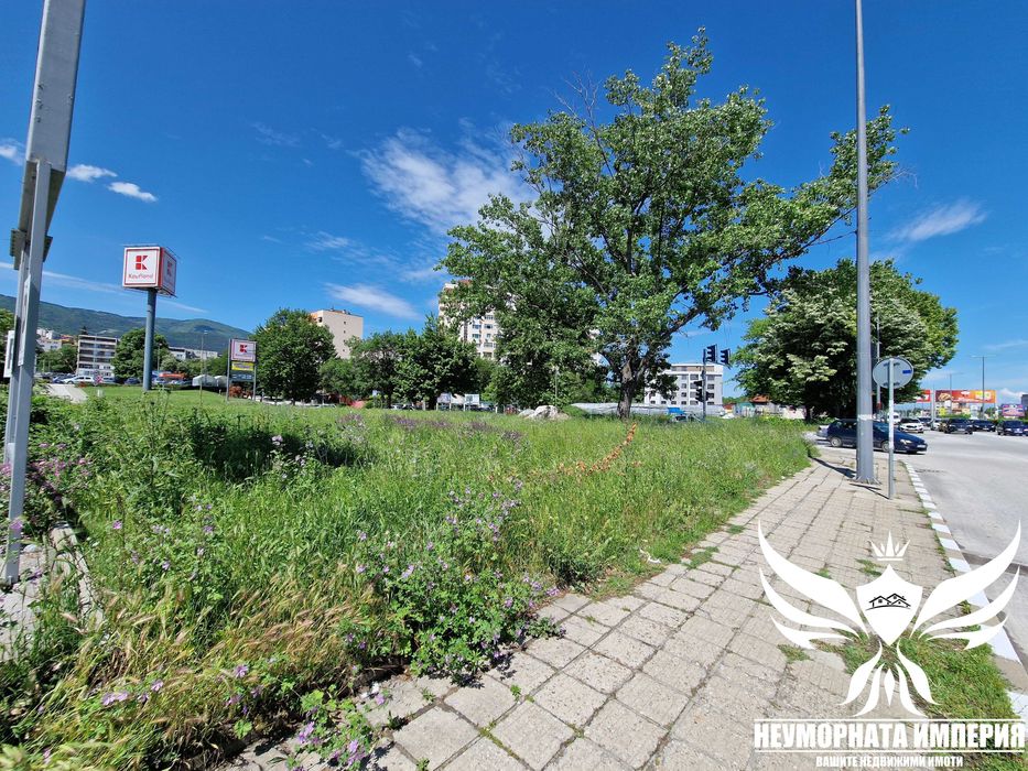 Дава се под наем Гараж / Паркомясто в Асеновград - 600 кв.м за 780 € - Снимка #10