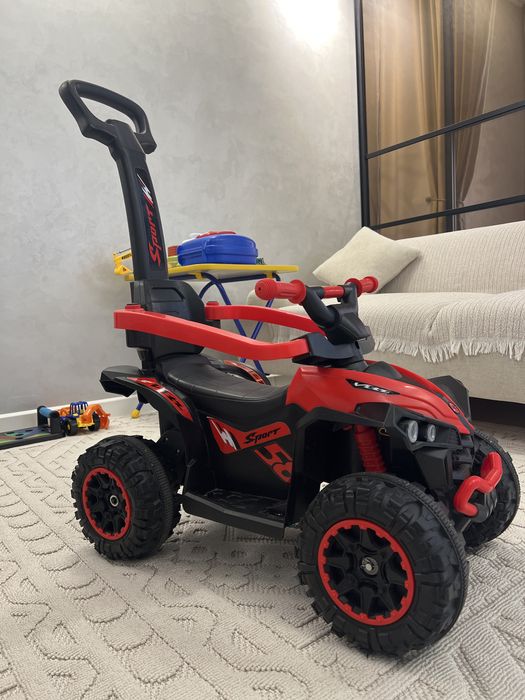 Машинка толокар