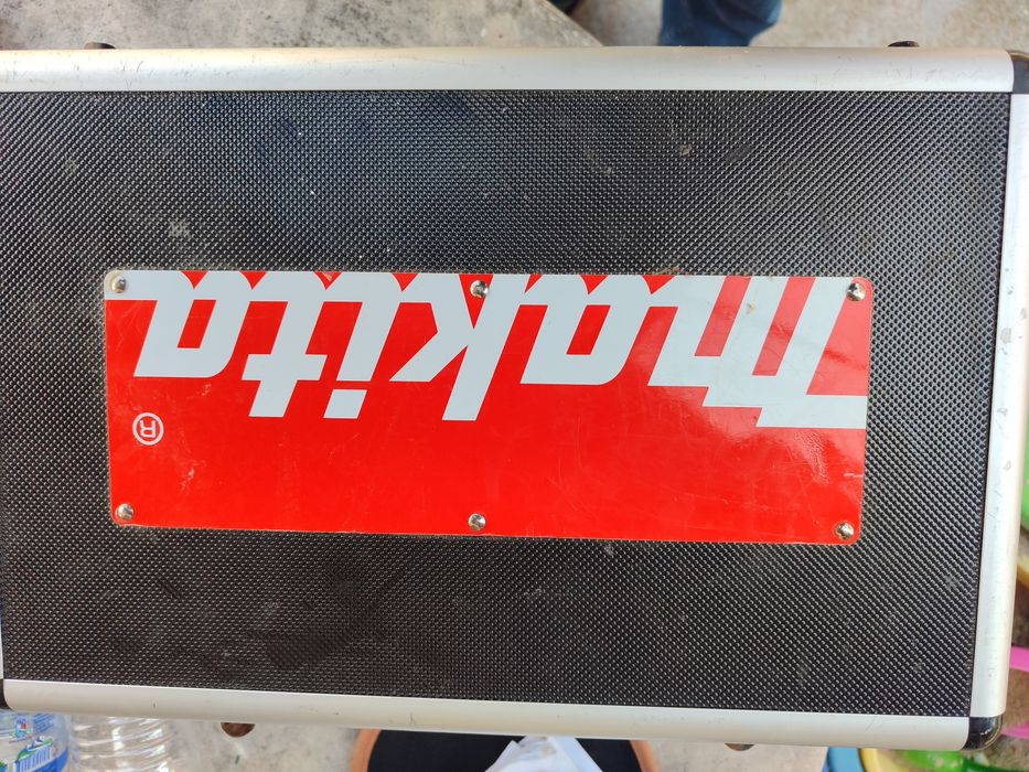 Ударен винтоверт Makita и зарядно устройство Акумулаторен ъглошлайф Pa