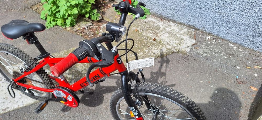 Vând bicicleta MTB 320 20" Racingboy 6-8 ani BTWIN