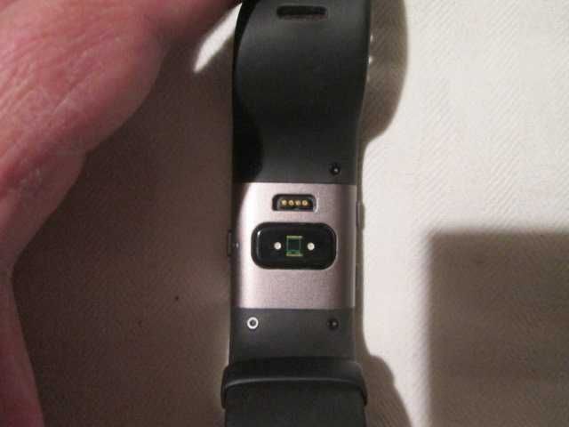Fitbit Surge GPS смарт часовник.