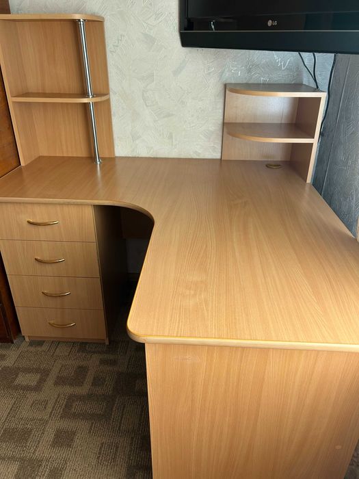 Ученический стол.