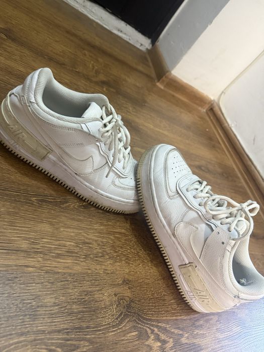 adidasi  nike af1