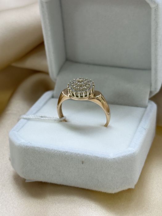 Золотое кольцо с фианитами