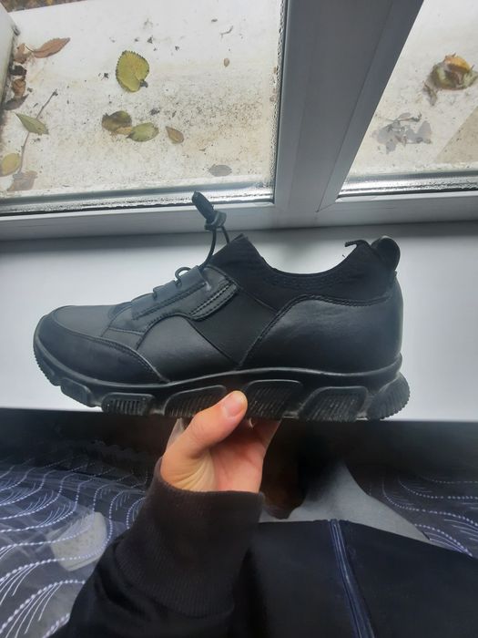 Мужские кроссовки BROG()