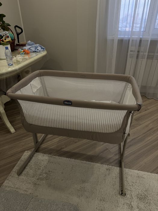 Приставная кроватка Chicco Next2Me