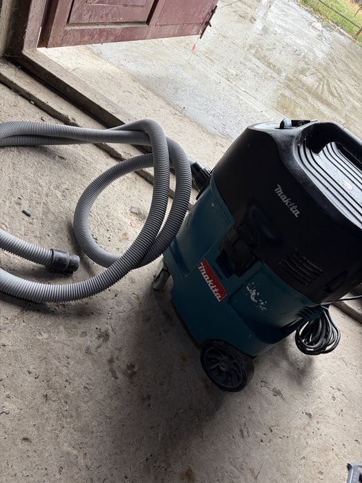 Aspiratore makita