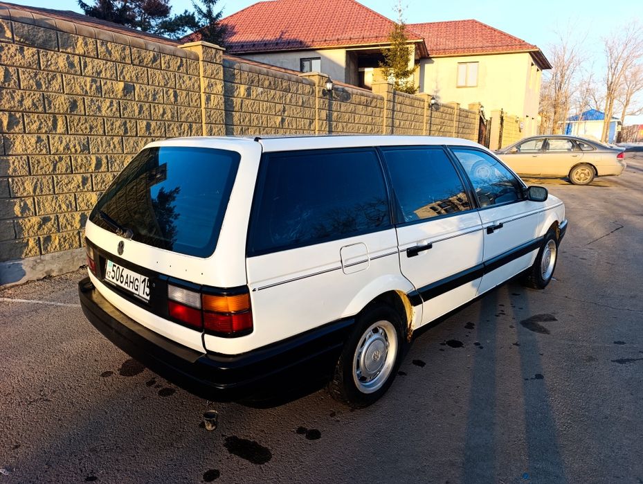 Продам пассат б3 универсал 1.8 моно