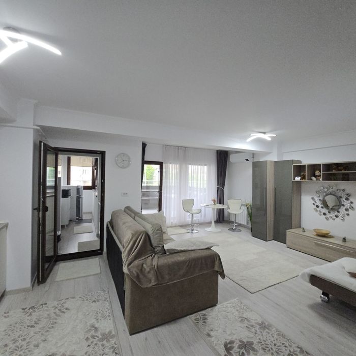 De inchiriat apartament in bloc NOU 0740,583zona central,582