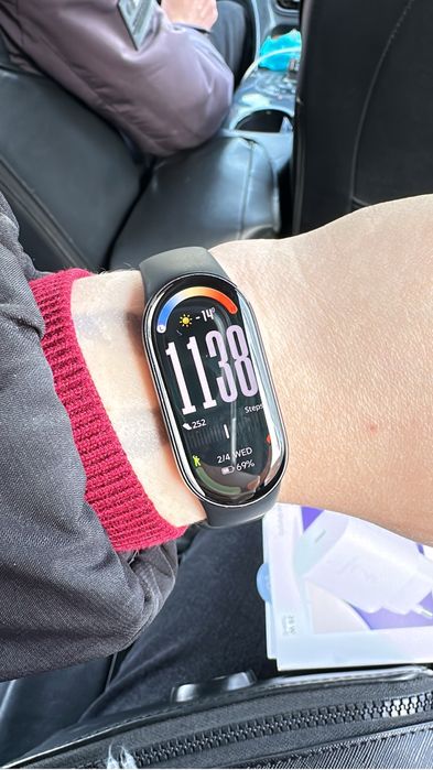 продаю mi band новые