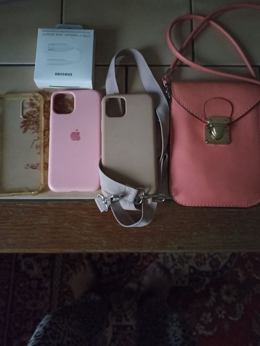 Пульт для телевизора,500т.,чехлы для телефонов