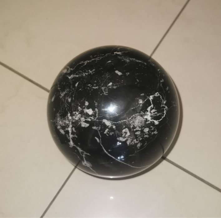 Антикварен турмалин черно-бяла ониксова сфера ест. полиран кристал !