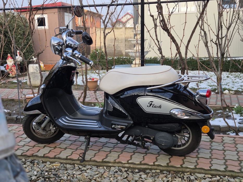 Scuter/Moped 125cc 4T (copie Vespa)