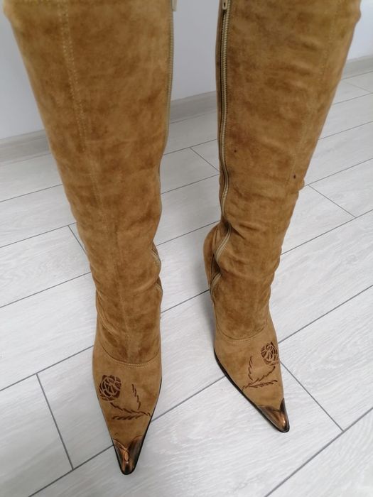 Cizme cu toc pentru dama