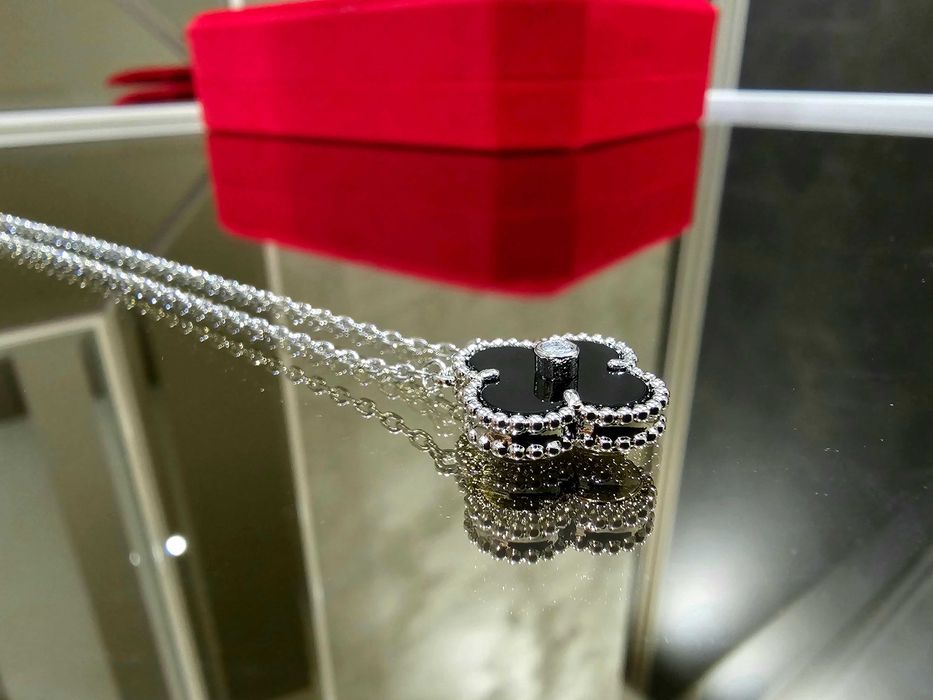 Van Cleef & Arpels VCA Silver Black Diamond Alhambra Дамско Колие