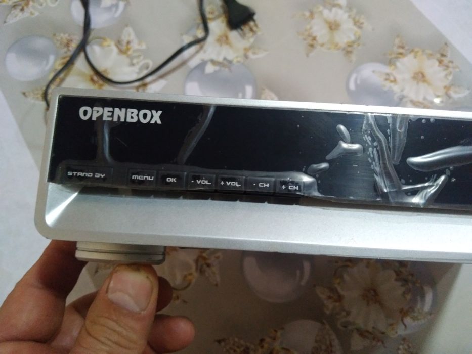 Продается тюнер опенбокс почти новый