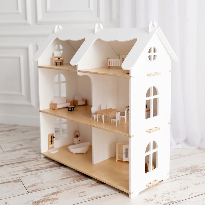 Кукольный домик деревянный