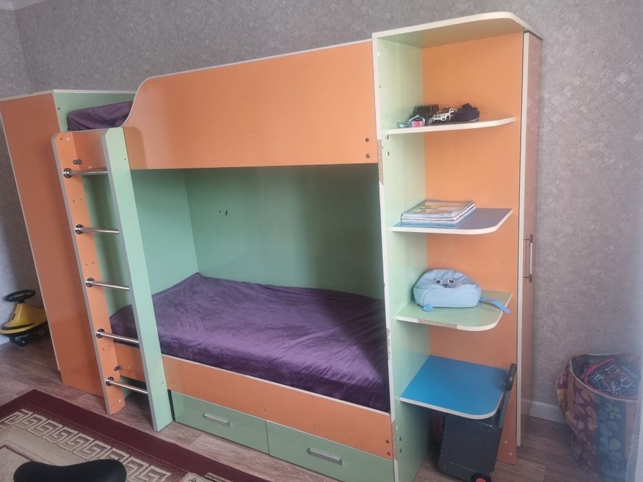 Кровать двухъярусная