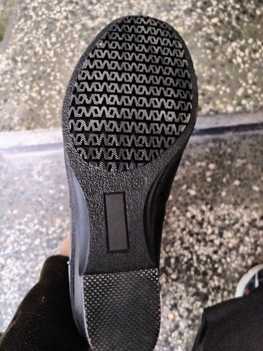 Ботуши 36 номер нови