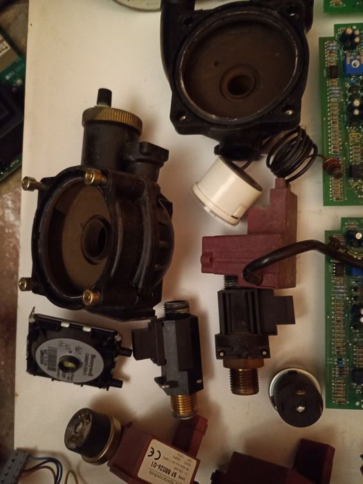 Ariston T2  Placa electronica Modul aprindere Corp pompa Vana gaz