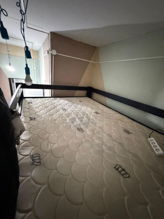 Продам кровать с матрасом