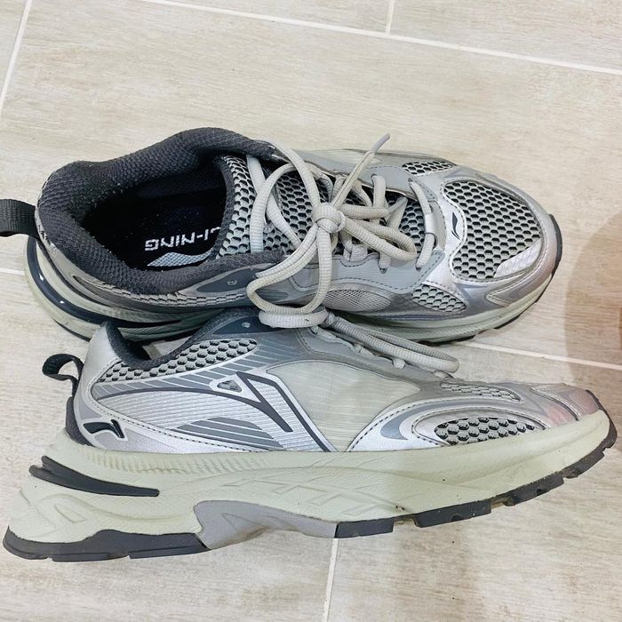 !Продам! Кроссовки Li-ning