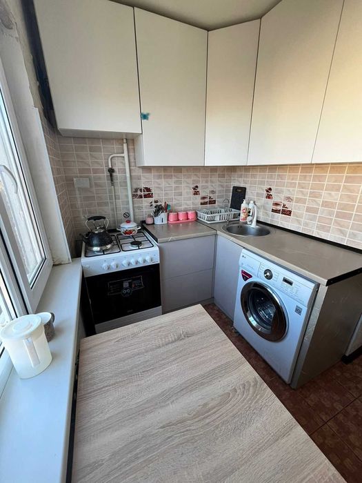 Продам 4 комнатную квартиру Тургенева  4 этаж