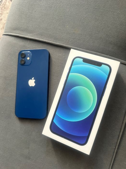 Продам IPhone 12.