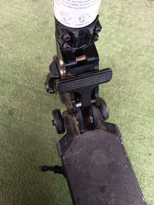 Vând trotinetă electrică