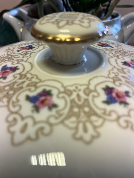 Винтидж порцеланов сервиз за хранене