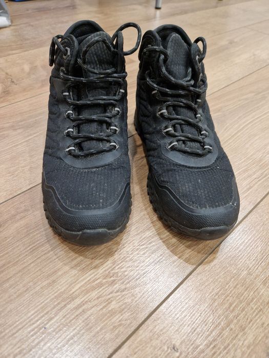 Продам детскую обувь