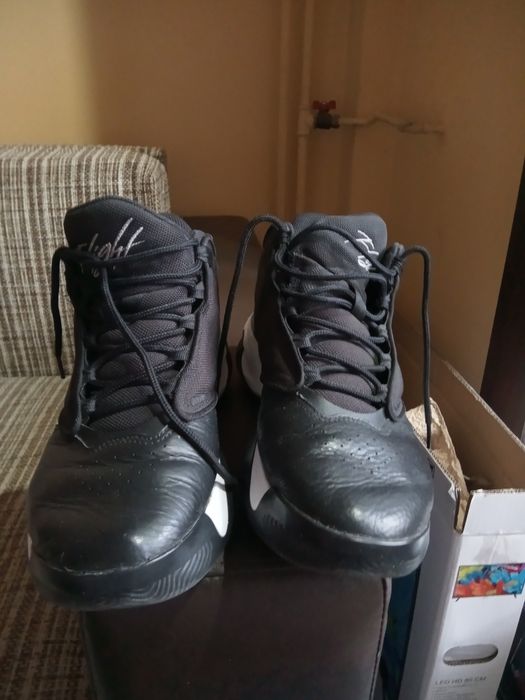 Adidași Jordan Flight