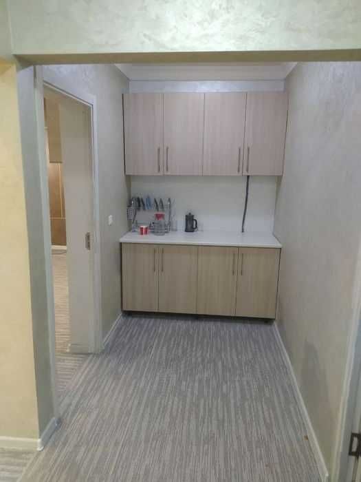 Сдам в Центре 70 м² Офис в Аренду. Нукусская. Бутик GLAMOUR. 1-Линия