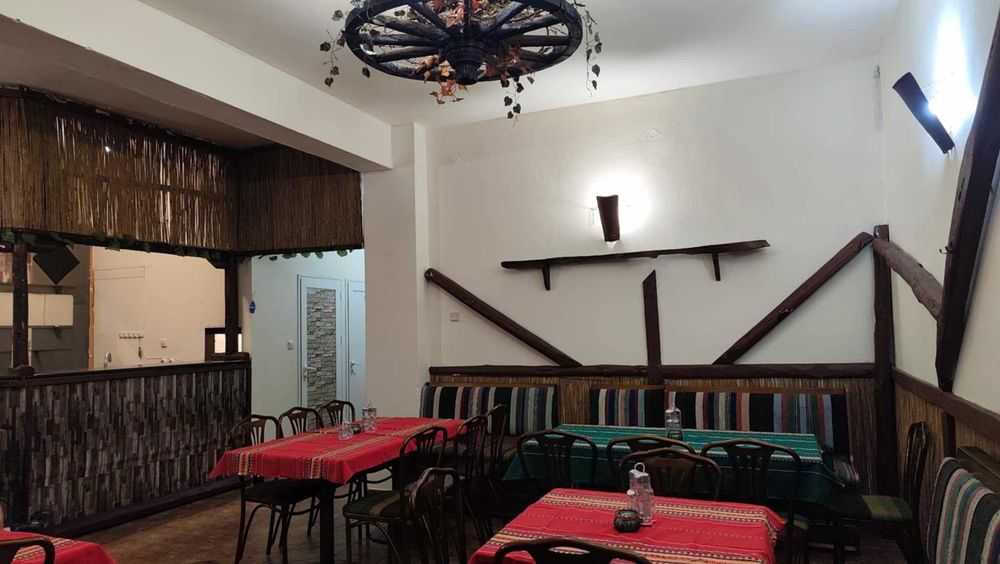 Дава се под наем Заведение в Плевен, Сторгозия - 70 кв.м за 510 € - Снимка #1