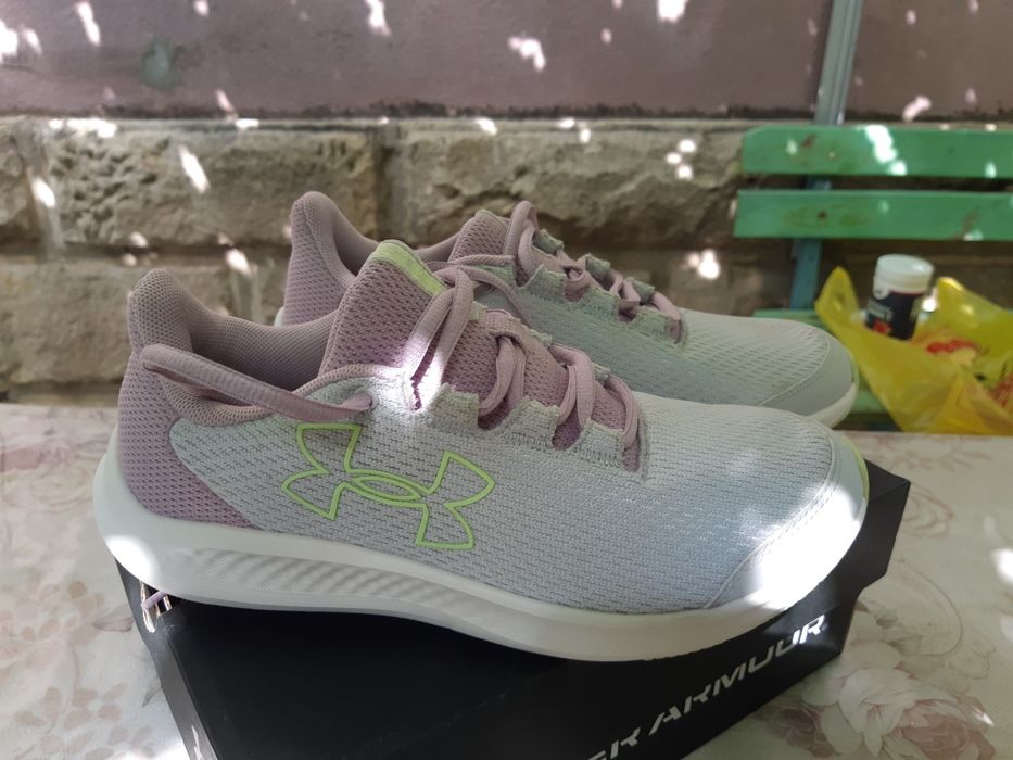 Дамски маратонки Under Armour